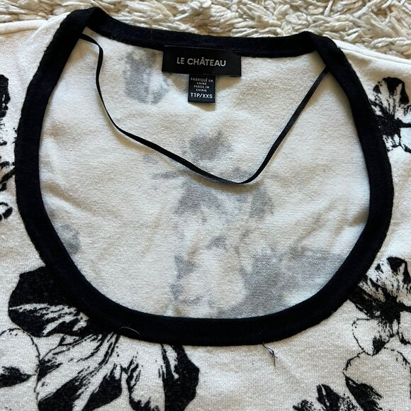 Like New Le Chateau Floral Top - Picture 2 of 2